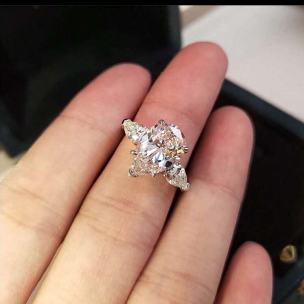 Silver CZ ring - Picture 3 of 4